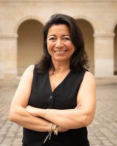Amel BOUZOURA
